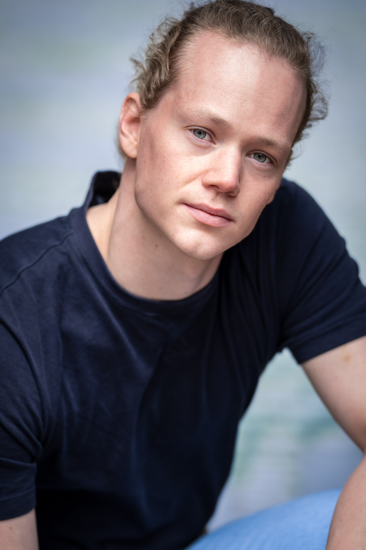 Headshot von Sven Thimsen mit geschlossenem Haar und markantem Gesicht